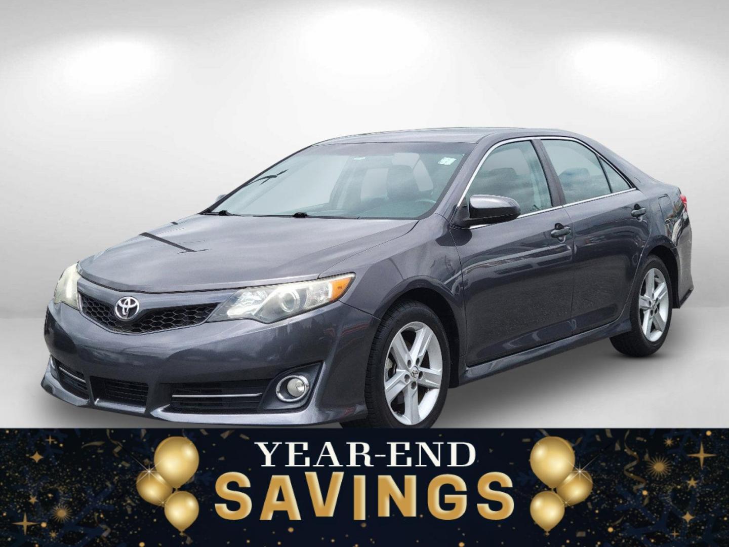 2014 Gray Toyota Camry SE (4T1BF1FK5EU) with an Regular Unleaded I-4 2.5 L/152 engine, 6-Speed Automatic w/OD transmission, located at 3959 U.S. 80 W, Phenix City, AL, 36870, (334) 297-4885, 32.469296, -85.135185 - 2014 Toyota Camry SE - Photo#0