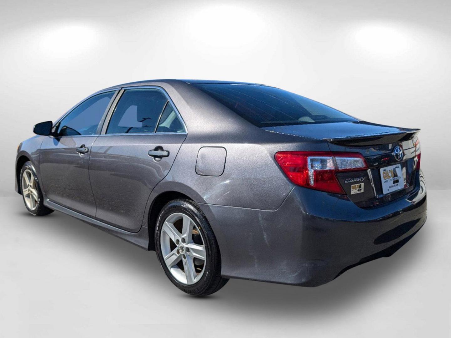 2014 Toyota Camry SE (4T1BF1FK8EU) with an Regular Unleaded I-4 2.5 L/152 engine, 6-Speed Automatic w/OD transmission, located at 804 22nd Ave, Phenix City, AL, 36870, (334) 297-1860, 32.484749, -85.024475 - 2014 Toyota Camry SE - Photo#6