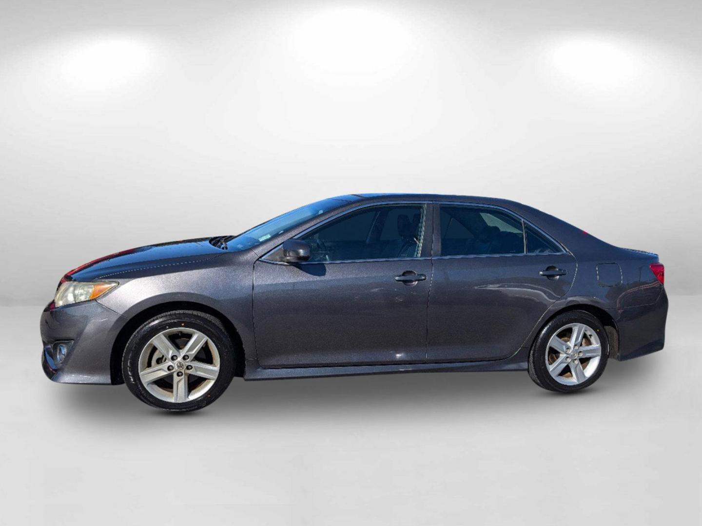 2014 Toyota Camry SE (4T1BF1FK8EU) with an Regular Unleaded I-4 2.5 L/152 engine, 6-Speed Automatic w/OD transmission, located at 804 22nd Ave, Phenix City, AL, 36870, (334) 297-1860, 32.484749, -85.024475 - 2014 Toyota Camry SE - Photo#7