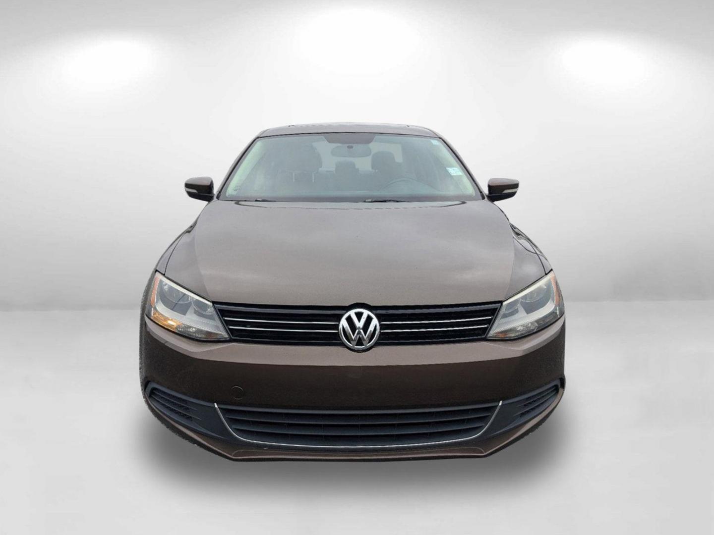 2014 Volkswagen Jetta Sedan (3VWD17AJ6EM) with an Intercooled Turbo Regular Unleaded I-4 1.8 L/110 engine, 6-Speed Automatic w/OD transmission, located at 3959 U.S. 80 W, Phenix City, AL, 36870, (334) 297-4885, 32.469296, -85.135185 - 2014 Volkswagen Jetta Sedan - Photo#1