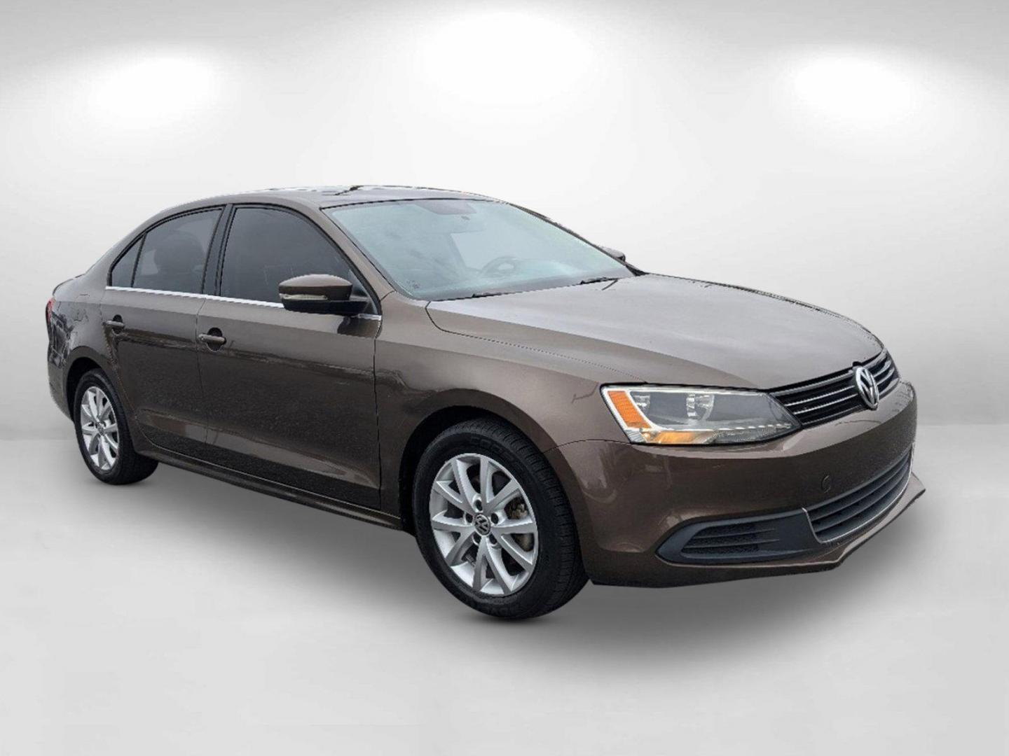 2014 Volkswagen Jetta Sedan (3VWD17AJ6EM) with an Intercooled Turbo Regular Unleaded I-4 1.8 L/110 engine, 6-Speed Automatic w/OD transmission, located at 3959 U.S. 80 W, Phenix City, AL, 36870, (334) 297-4885, 32.469296, -85.135185 - 2014 Volkswagen Jetta Sedan - Photo#2