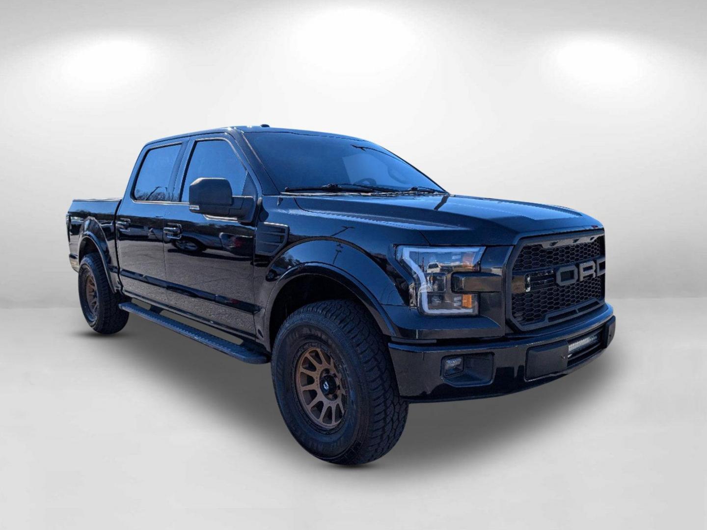 2015 Ford F-150 XLT (1FTEW1CF6FK) with an Regular Unleaded V-8 5.0 L/302 engine, 6-Speed Automatic w/OD transmission, located at 3959 U.S. 80 W, Phenix City, AL, 36870, (334) 297-4885, 32.469296, -85.135185 - 2015 Ford F-150 XLT - Photo#4