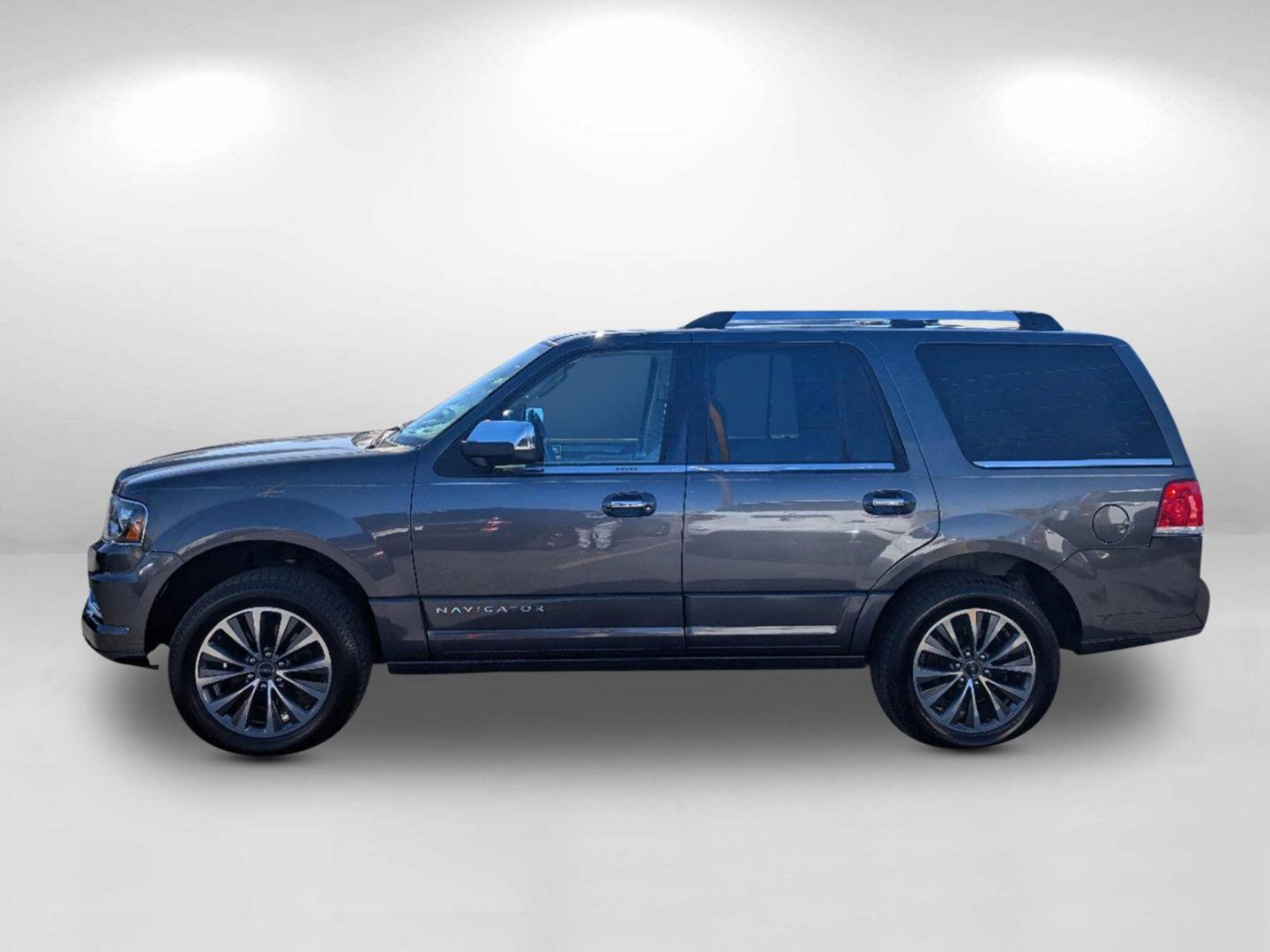 2015 Lincoln Navigator (5LMJJ2HT1FE) with an Twin Turbo Premium Unleaded V-6 3.5 L/213 engine, 6-Speed Automatic w/OD transmission, located at 7000 Northlake Connector, Columbus, GA, 31904, (706) 987-8085, 32.524975, -84.978134 - 2015 Lincoln Navigator - Photo#7