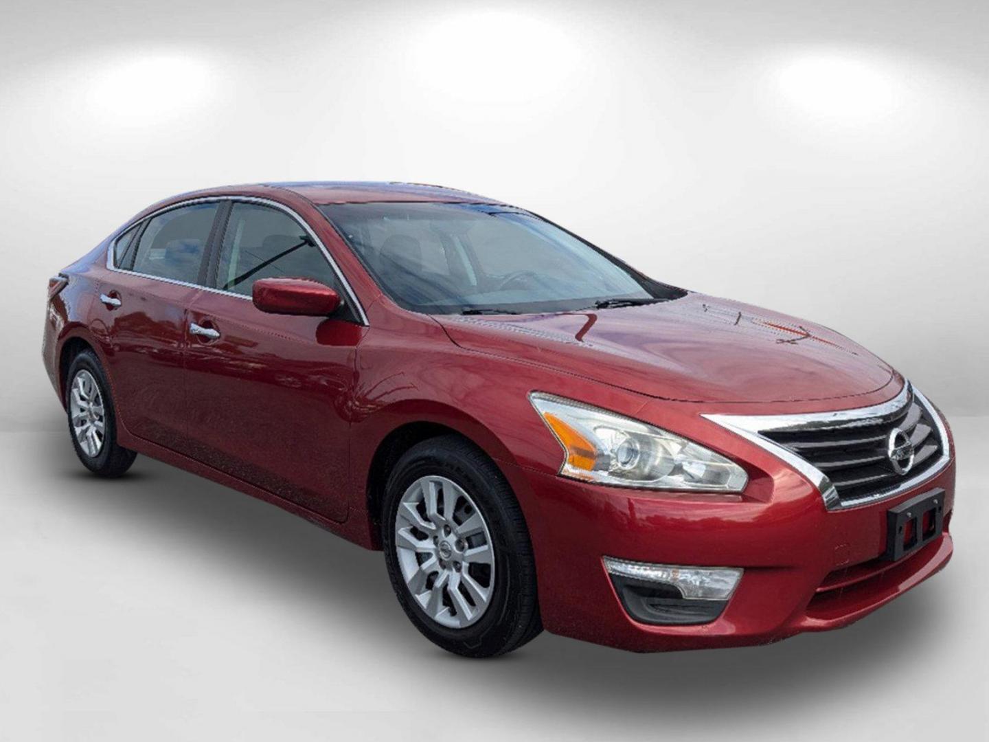 2015 Nissan Altima 2.5 S (1N4AL3AP9FC) with an Regular Unleaded I-4 2.5 L/152 engine, 1-Speed CVT w/OD transmission, located at 5115 14th Ave., Columbus, GA, 31904, (706) 323-0345, 32.511494, -84.971046 - 2015 Nissan Altima 2.5 S - Photo#2