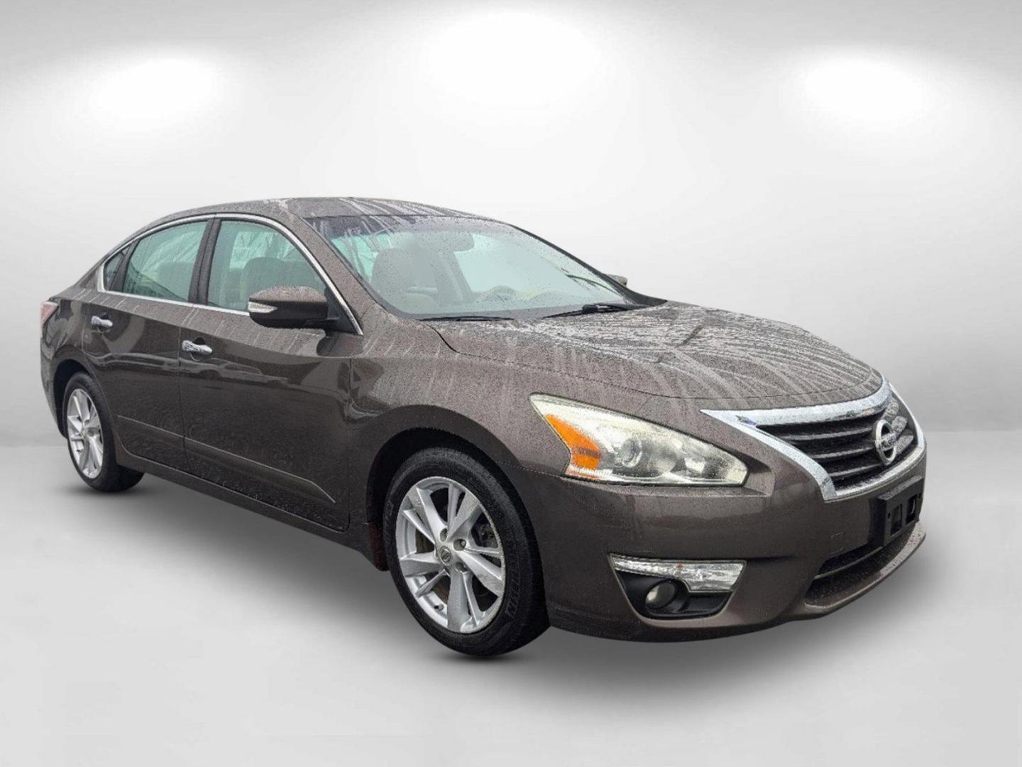 2015 /Beige Nissan Altima 2.5 SV (1N4AL3AP8FC) with an Regular Unleaded I-4 2.5 L/152 engine, 1-Speed CVT w/OD transmission, located at 5115 14th Ave., Columbus, GA, 31904, (706) 323-0345, 32.511494, -84.971046 - 2015 Nissan Altima 2.5 SV - Photo#2