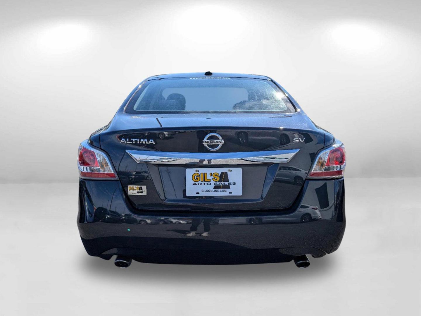 2015 Nissan Altima 2.5 SV (1N4AL3AP1FC) with an Regular Unleaded I-4 2.5 L/152 engine, 1-Speed CVT w/OD transmission, located at 3959 U.S. 80 W, Phenix City, AL, 36870, (334) 297-4885, 32.469296, -85.135185 - 2015 Nissan Altima 2.5 SV - Photo#5