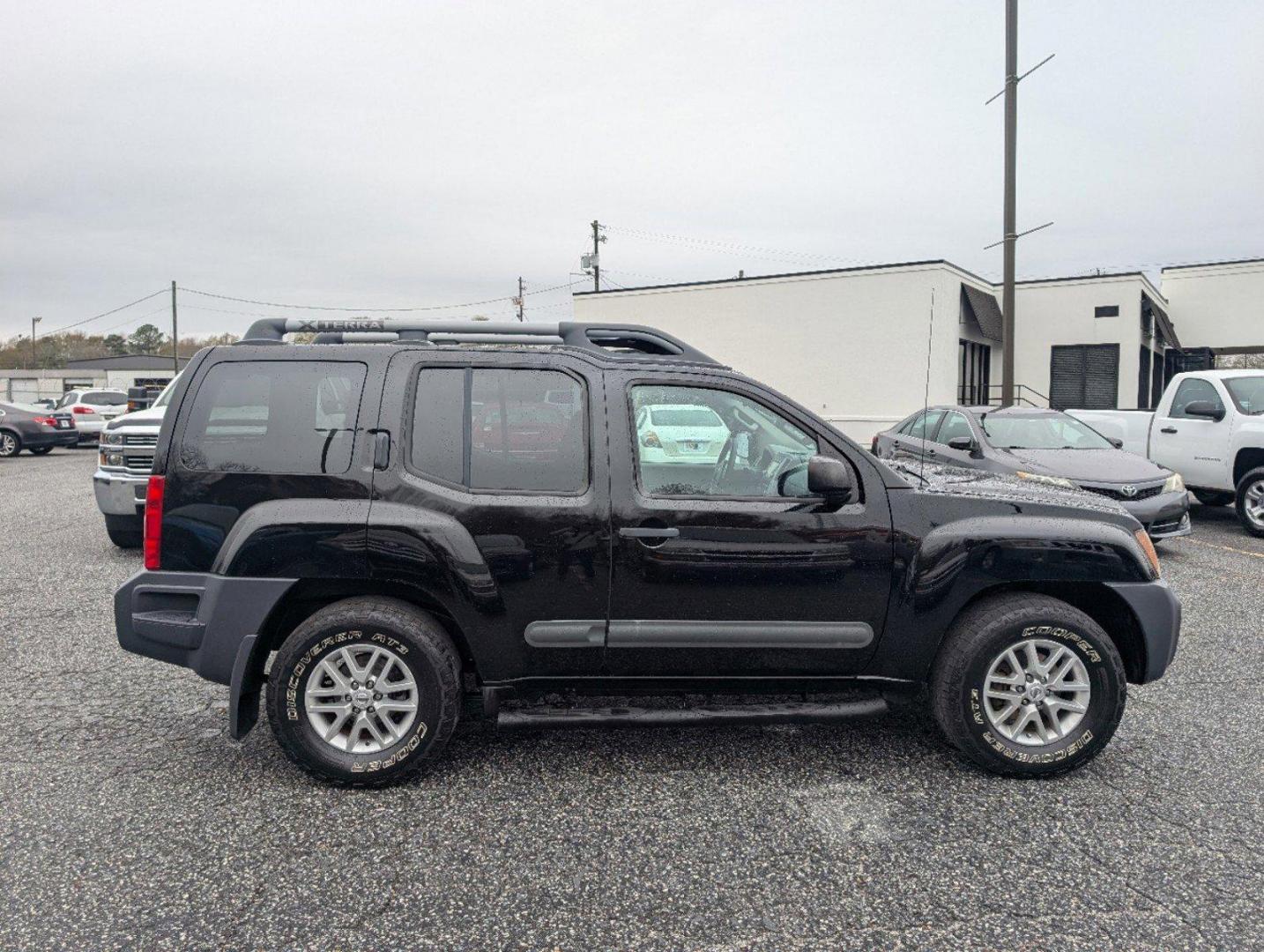 2015 /Gray Nissan Xterra S (5N1AN0NU6FN) with an Regular Unleaded V-6 4.0 L/241 engine, 5-Speed Automatic w/OD transmission, located at 3959 U.S. 80 W, Phenix City, AL, 36870, (334) 297-4885, 32.469296, -85.135185 - 2015 Nissan Xterra S - Photo#15