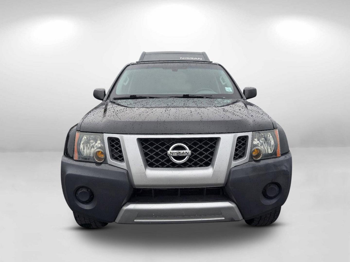 2015 /Gray Nissan Xterra S (5N1AN0NU6FN) with an Regular Unleaded V-6 4.0 L/241 engine, 5-Speed Automatic w/OD transmission, located at 3959 U.S. 80 W, Phenix City, AL, 36870, (334) 297-4885, 32.469296, -85.135185 - 2015 Nissan Xterra S - Photo#2