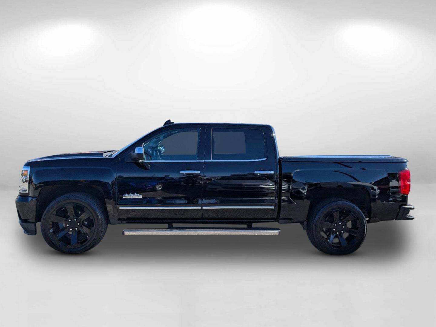 2016 /Saddle Chevrolet Silverado 1500 High Country (3GCPCTEJXGG) with an Gas V8 6.2L/376 engine, 8-Speed Automatic transmission, located at 7000 Northlake Connector, Columbus, GA, 31904, (706) 987-8085, 32.524975, -84.978134 - 2016 Chevrolet Silverado 1500 High Country - Photo#7