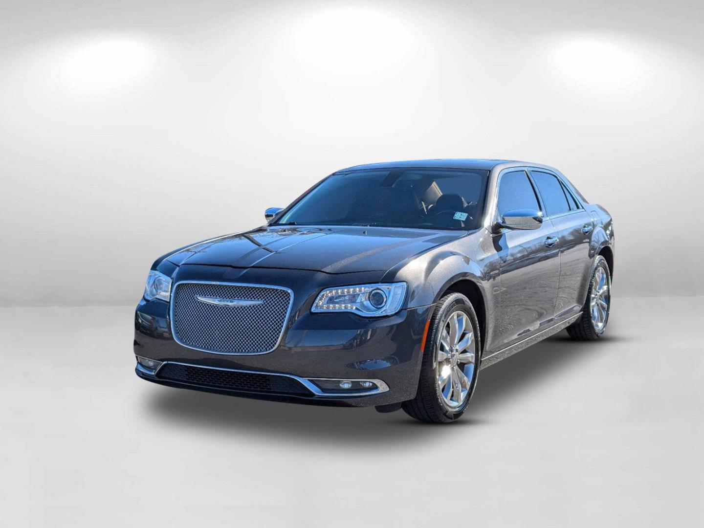 2016 /Black Chrysler 300 300C (2C3CCAKGXGH) with an Regular Unleaded V-6 3.6 L/220 engine, 8-Speed Automatic w/OD transmission, located at 3959 U.S. 80 W, Phenix City, AL, 36870, (334) 297-4885, 32.469296, -85.135185 - 2016 Chrysler 300 300C - Photo#4