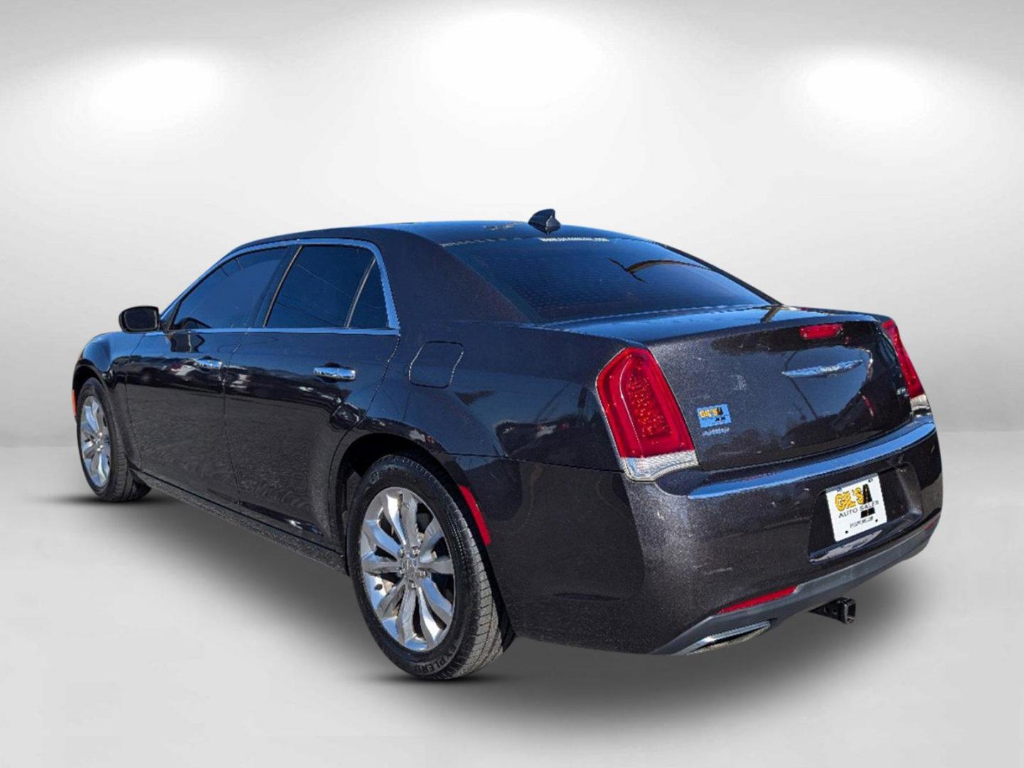 2016 /Black Chrysler 300 300C (2C3CCAKGXGH) with an Regular Unleaded V-6 3.6 L/220 engine, 8-Speed Automatic w/OD transmission, located at 3959 U.S. 80 W, Phenix City, AL, 36870, (334) 297-4885, 32.469296, -85.135185 - 2016 Chrysler 300 300C - Photo#10