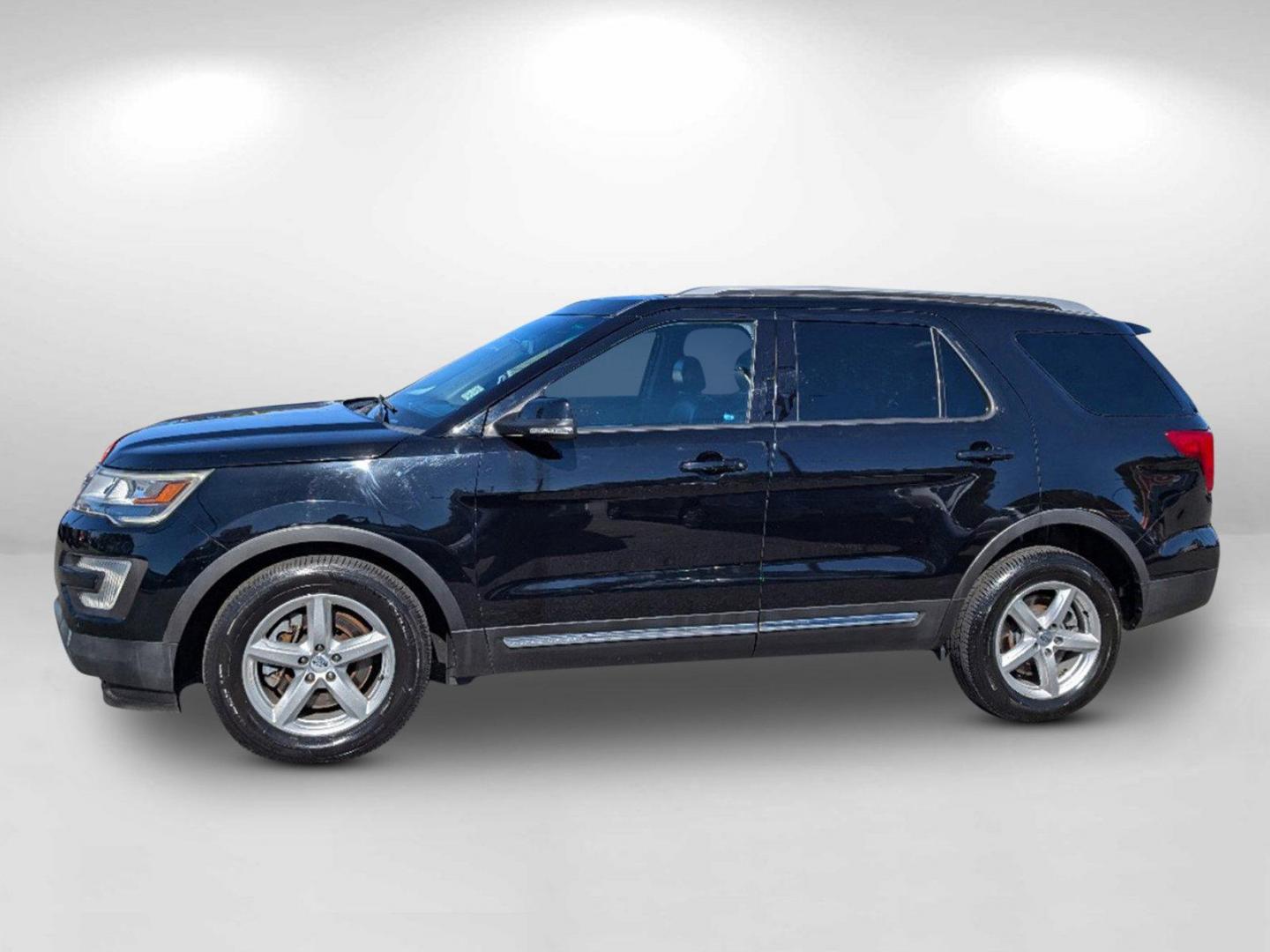 2016 Ford Explorer XLT (1FM5K8D83GG) with an Regular Unleaded V-6 3.5 L/213 engine, 6-Speed Automatic w/OD transmission, located at 3959 U.S. 80 W, Phenix City, AL, 36870, (334) 297-4885, 32.469296, -85.135185 - 2016 Ford Explorer XLT - Photo#7