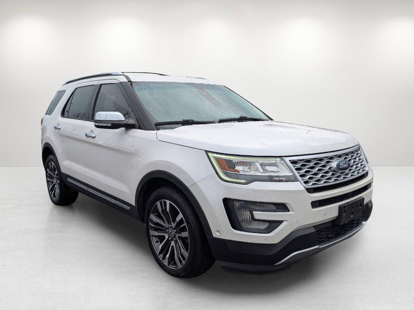 2016 Ford Explorer Platinum (1FM5K8HTXGG) with an Twin Turbo Premium Unleaded V-6 3.5 L/213 engine, 6-Speed Automatic w/OD transmission, located at 3959 U.S. 80 W, Phenix City, AL, 36870, (334) 297-4885, 32.469296, -85.135185 - 2016 Ford Explorer Platinum - Photo#2