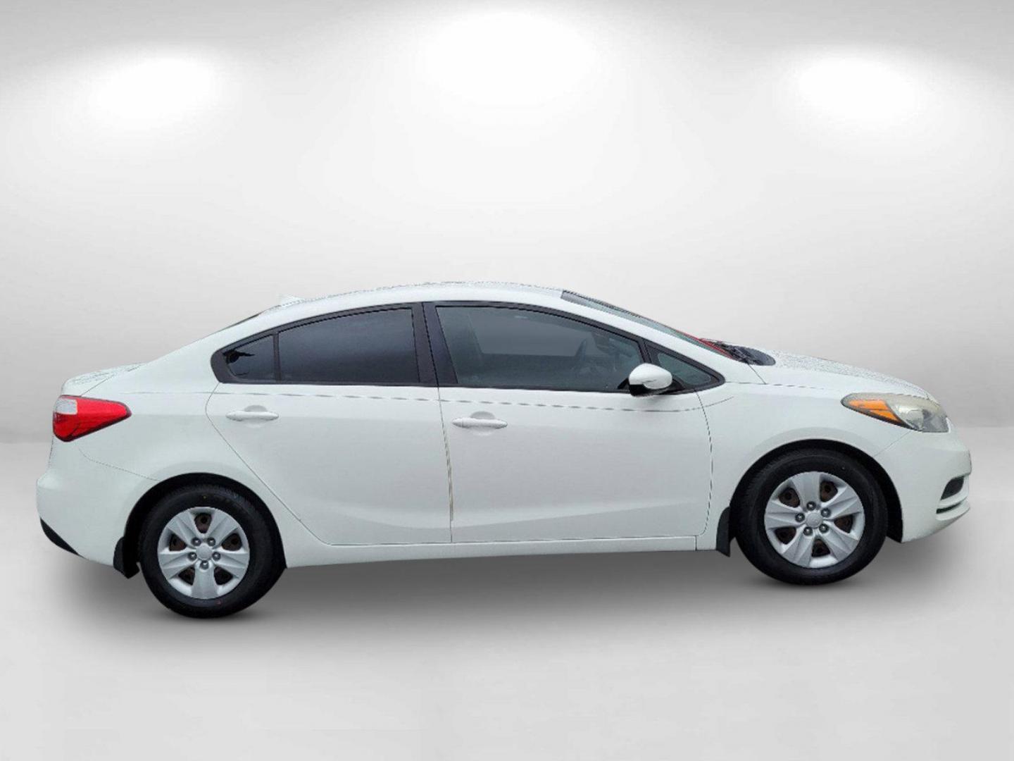 2016 Clear White /Black Kia Forte LX (KNAFK4A6XG5) with an Regular Unleaded I-4 1.8 L/110 engine, 6-Speed Automatic w/OD transmission, located at 5115 14th Ave., Columbus, GA, 31904, (706) 323-0345, 32.511494, -84.971046 - 2016 Kia Forte LX - Photo#3