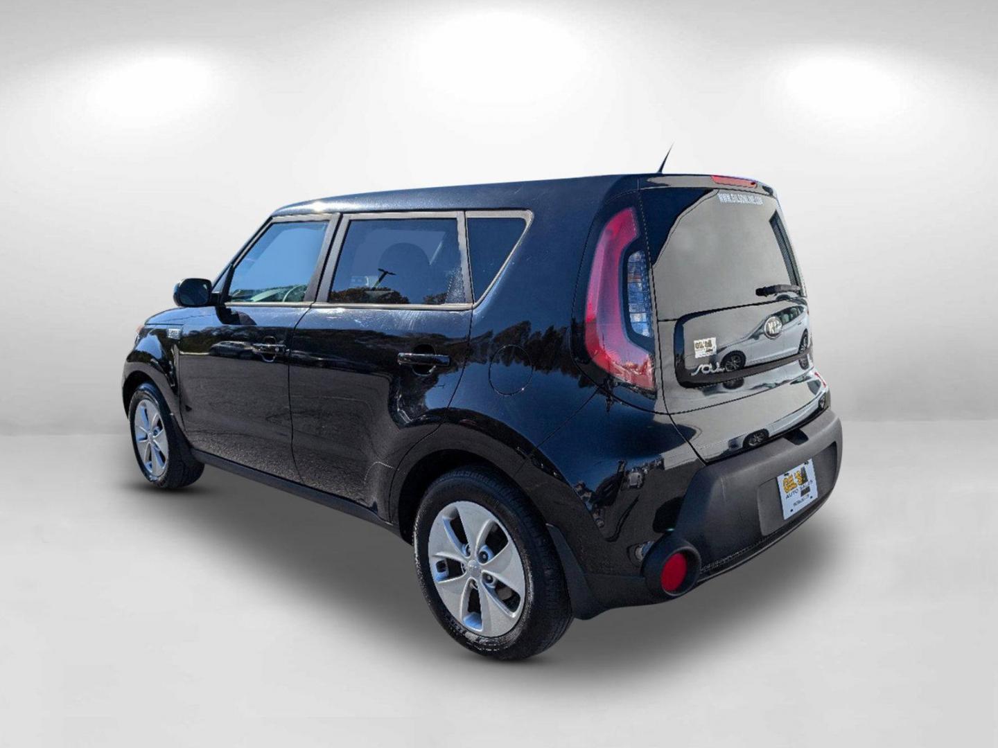 2016 /Gray 2-Tone Kia Soul Base (KNDJN2A22G7) with an Regular Unleaded I-4 1.6 L/97 engine, 6-Speed Automatic w/OD transmission, located at 804 22nd Ave, Phenix City, AL, 36870, (334) 297-1860, 32.484749, -85.024475 - 2016 Kia Soul Base - Photo#6