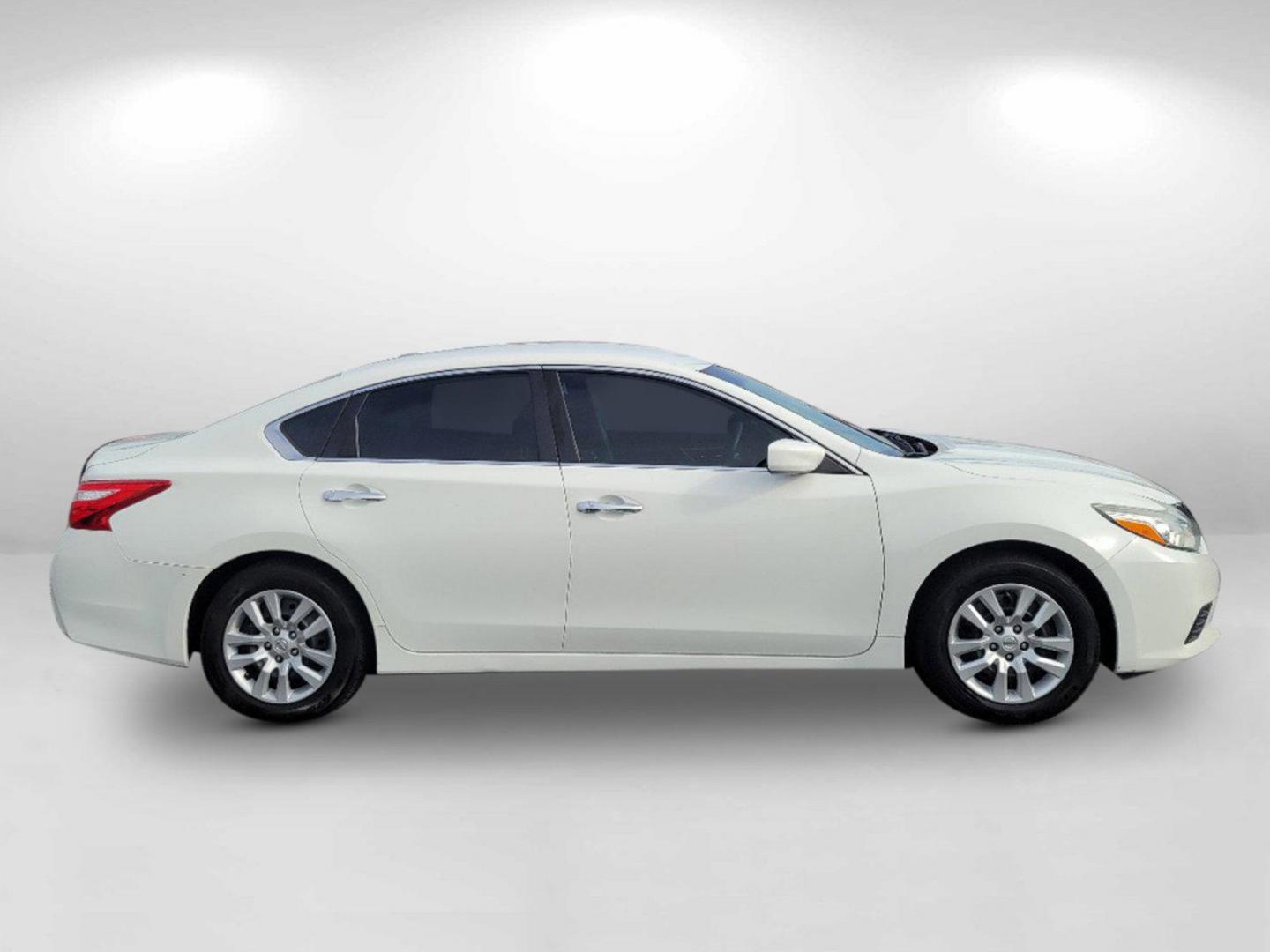 2016 White Nissan Altima 2.5 (1N4AL3AP4GC) with an Regular Unleaded I-4 2.5 L/152 engine, 1-Speed CVT w/OD transmission, located at 5115 14th Ave., Columbus, GA, 31904, (706) 323-0345, 32.511494, -84.971046 - 2016 Nissan Altima 2.5 - Photo#3