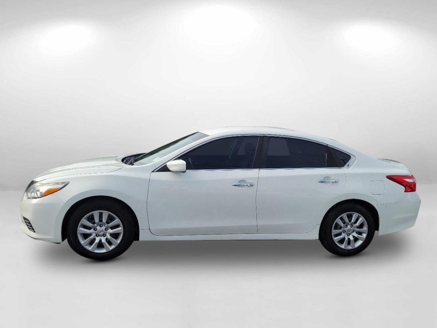 2016 White Nissan Altima 2.5 (1N4AL3AP4GC) with an Regular Unleaded I-4 2.5 L/152 engine, 1-Speed CVT w/OD transmission, located at 5115 14th Ave., Columbus, GA, 31904, (706) 323-0345, 32.511494, -84.971046 - 2016 Nissan Altima 2.5 - Photo#7