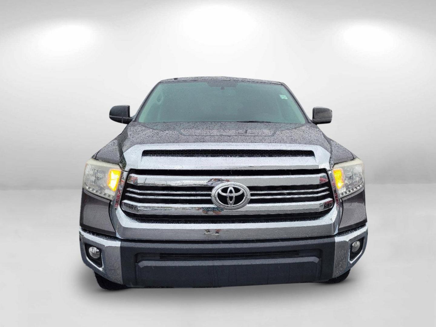 2016 Gray Toyota Tundra 4WD Truck SR5 (5TFDW5F10GX) with an Regular Unleaded V-8 5.7 L/346 engine, 6-Speed Automatic w/OD transmission, located at 1430 Gateway Drive, Opelika, AL, 36801, (334) 239-0944, 32.637871, -85.409790 - 2016 Toyota Tundra 4WD Truck SR5 - Photo#1