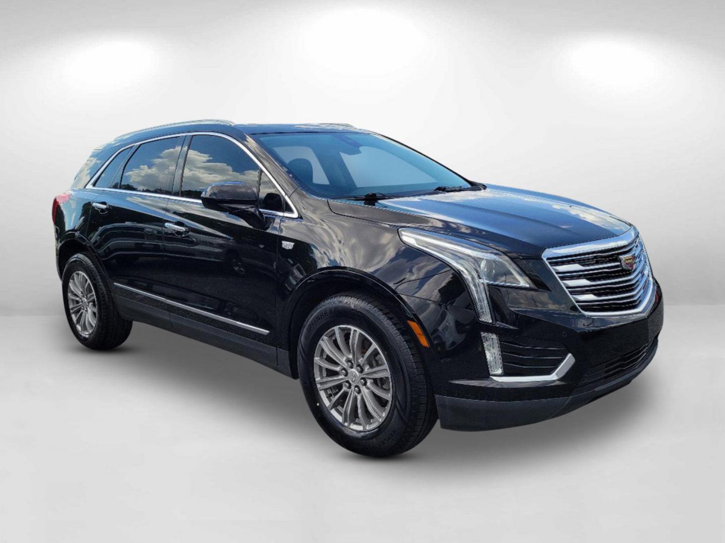 2017 Stellar Black Metallic /Jet Black Cadillac XT5 Luxury FWD (1GYKNBRS7HZ) with an Gas V6 3.6L/222.6 engine, 8-Speed Automatic transmission, located at 1430 Gateway Drive, Opelika, AL, 36801, (334) 239-0944, 32.637871, -85.409790 - 2017 Cadillac XT5 Luxury FWD - Photo#2