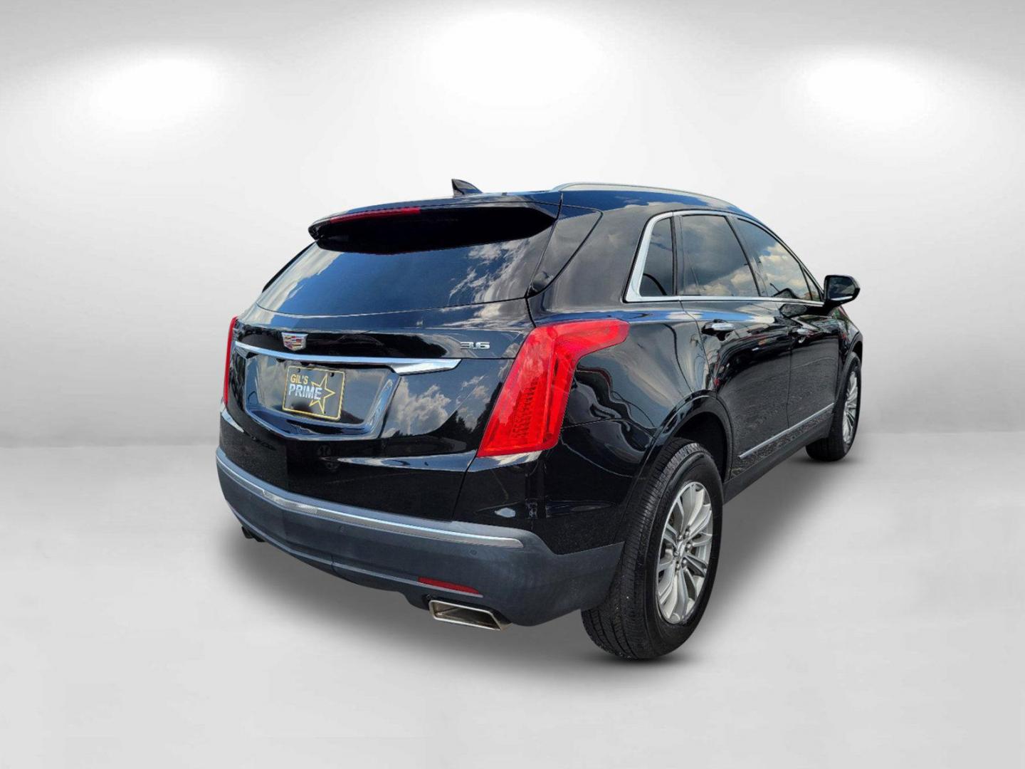 2017 Stellar Black Metallic /Jet Black Cadillac XT5 Luxury FWD (1GYKNBRS7HZ) with an Gas V6 3.6L/222.6 engine, 8-Speed Automatic transmission, located at 1430 Gateway Drive, Opelika, AL, 36801, (334) 239-0944, 32.637871, -85.409790 - 2017 Cadillac XT5 Luxury FWD - Photo#4