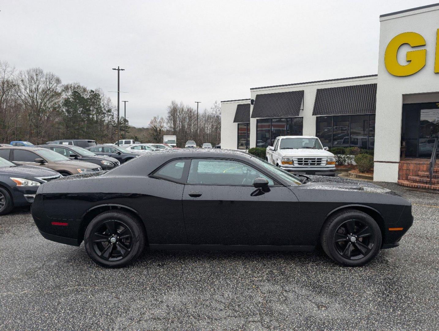 2017 /Black Dodge Challenger SXT (2C3CDZAG5HH) with an Regular Unleaded V-6 3.6 L/220 engine, 8-Speed Automatic w/OD transmission, located at 3959 U.S. 80 W, Phenix City, AL, 36870, (334) 297-4885, 32.469296, -85.135185 - 2017 Dodge Challenger SXT - Photo#3