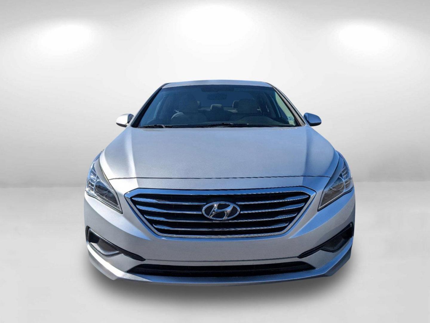 2017 /Gray Hyundai Sonata 2.4L (5NPE24AF4HH) with an Regular Unleaded I-4 2.4 L/144 engine, 6-Speed Automatic w/OD transmission, located at 3959 U.S. 80 W, Phenix City, AL, 36870, (334) 297-4885, 32.469296, -85.135185 - 2017 Hyundai Sonata 2.4L - Photo#1