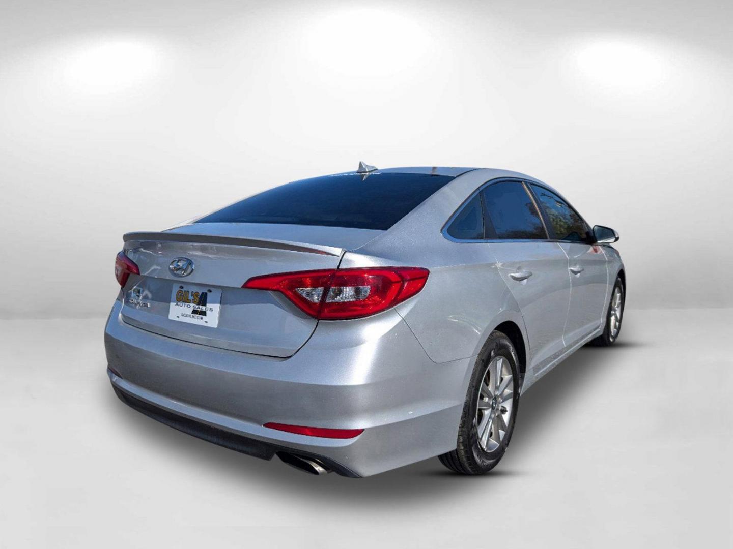 2017 /Gray Hyundai Sonata 2.4L (5NPE24AF4HH) with an Regular Unleaded I-4 2.4 L/144 engine, 6-Speed Automatic w/OD transmission, located at 3959 U.S. 80 W, Phenix City, AL, 36870, (334) 297-4885, 32.469296, -85.135185 - 2017 Hyundai Sonata 2.4L - Photo#4