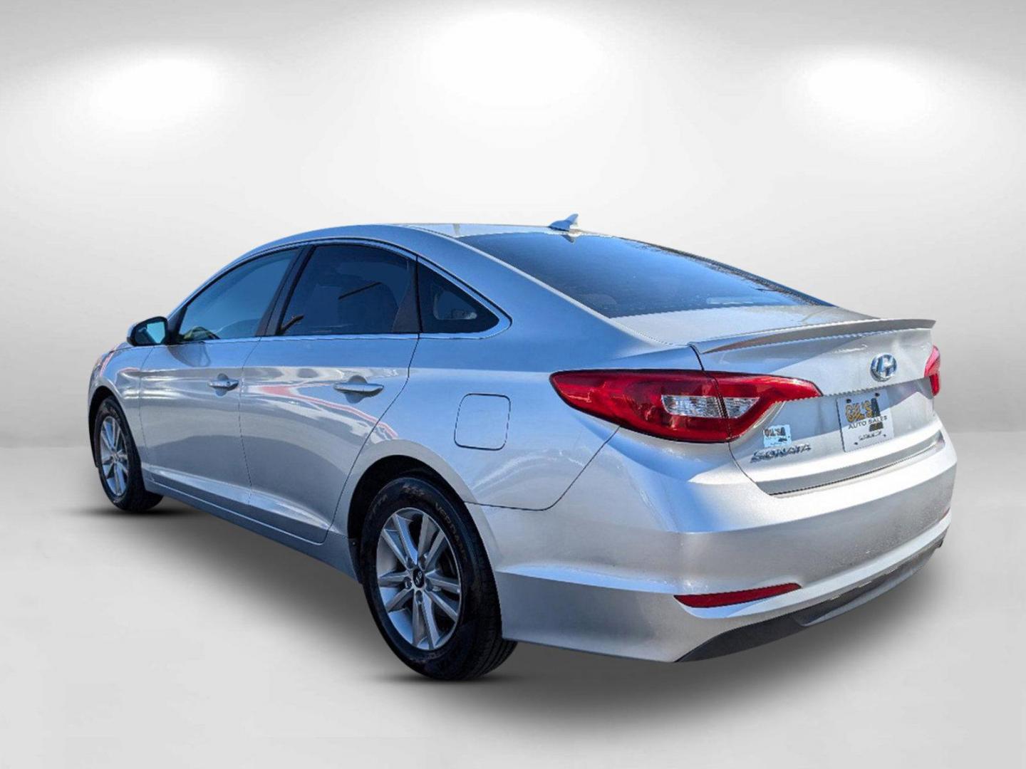 2017 /Gray Hyundai Sonata 2.4L (5NPE24AF4HH) with an Regular Unleaded I-4 2.4 L/144 engine, 6-Speed Automatic w/OD transmission, located at 3959 U.S. 80 W, Phenix City, AL, 36870, (334) 297-4885, 32.469296, -85.135185 - 2017 Hyundai Sonata 2.4L - Photo#6