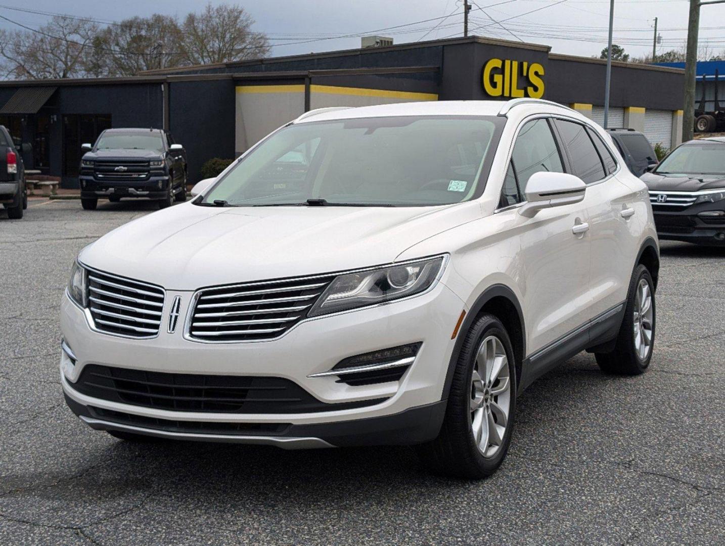 2017 Lincoln MKC Select (5LMCJ2C93HU) with an Intercooled Turbo Premium Unleaded I-4 2.0 L/122 engine, 6-Speed Automatic w/OD transmission, located at 3959 U.S. 80 W, Phenix City, AL, 36870, (334) 297-4885, 32.469296, -85.135185 - 2017 Lincoln MKC Select - Photo#0