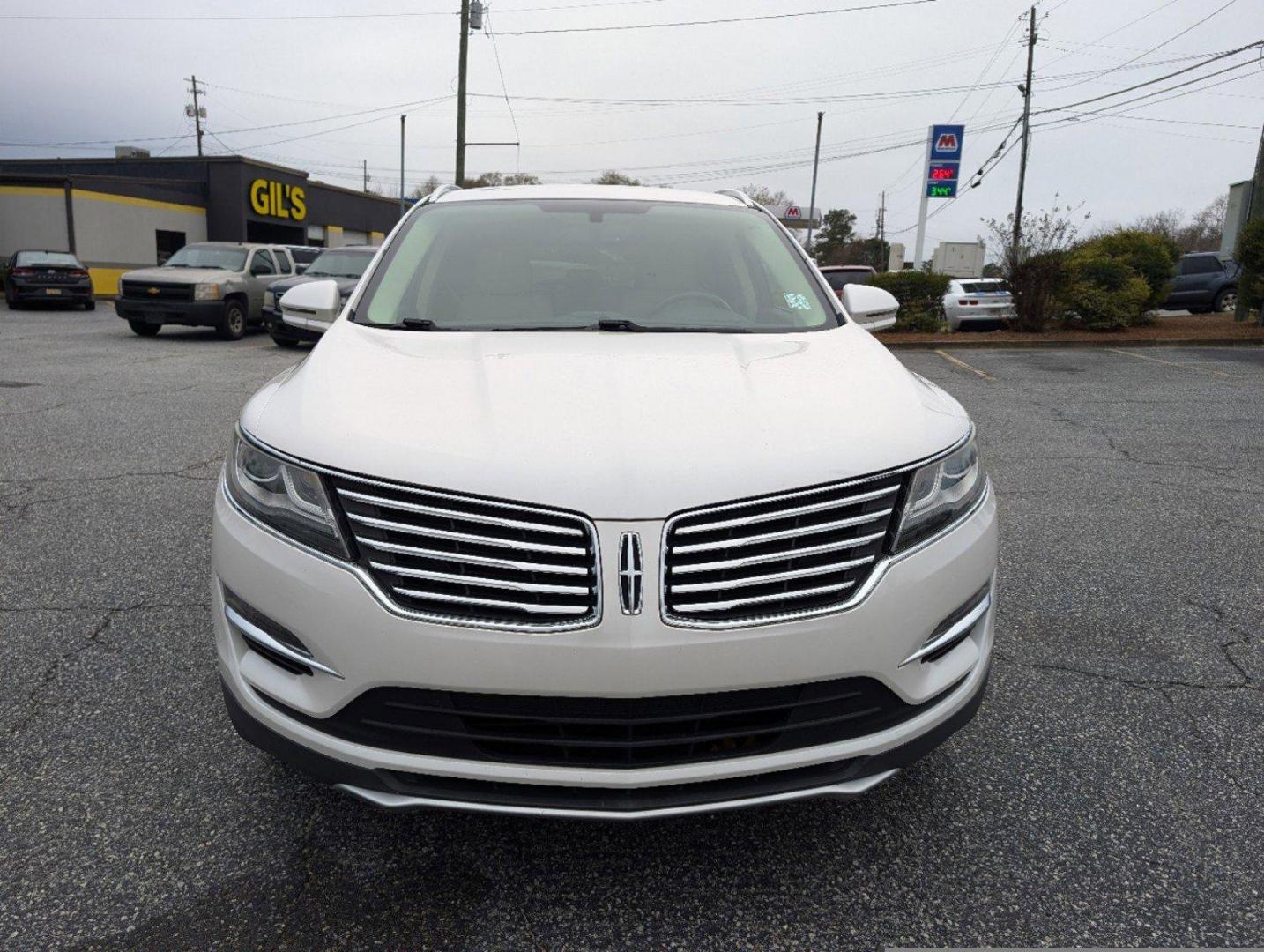 2017 Lincoln MKC Select (5LMCJ2C93HU) with an Intercooled Turbo Premium Unleaded I-4 2.0 L/122 engine, 6-Speed Automatic w/OD transmission, located at 3959 U.S. 80 W, Phenix City, AL, 36870, (334) 297-4885, 32.469296, -85.135185 - 2017 Lincoln MKC Select - Photo#1