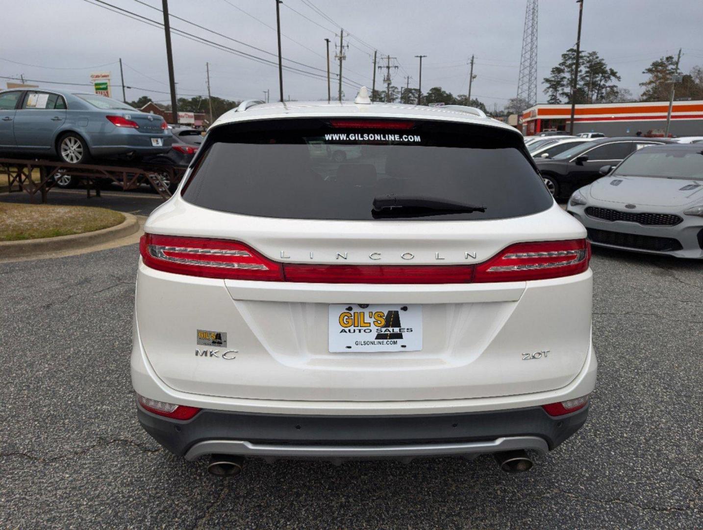 2017 Lincoln MKC Select (5LMCJ2C93HU) with an Intercooled Turbo Premium Unleaded I-4 2.0 L/122 engine, 6-Speed Automatic w/OD transmission, located at 3959 U.S. 80 W, Phenix City, AL, 36870, (334) 297-4885, 32.469296, -85.135185 - 2017 Lincoln MKC Select - Photo#5