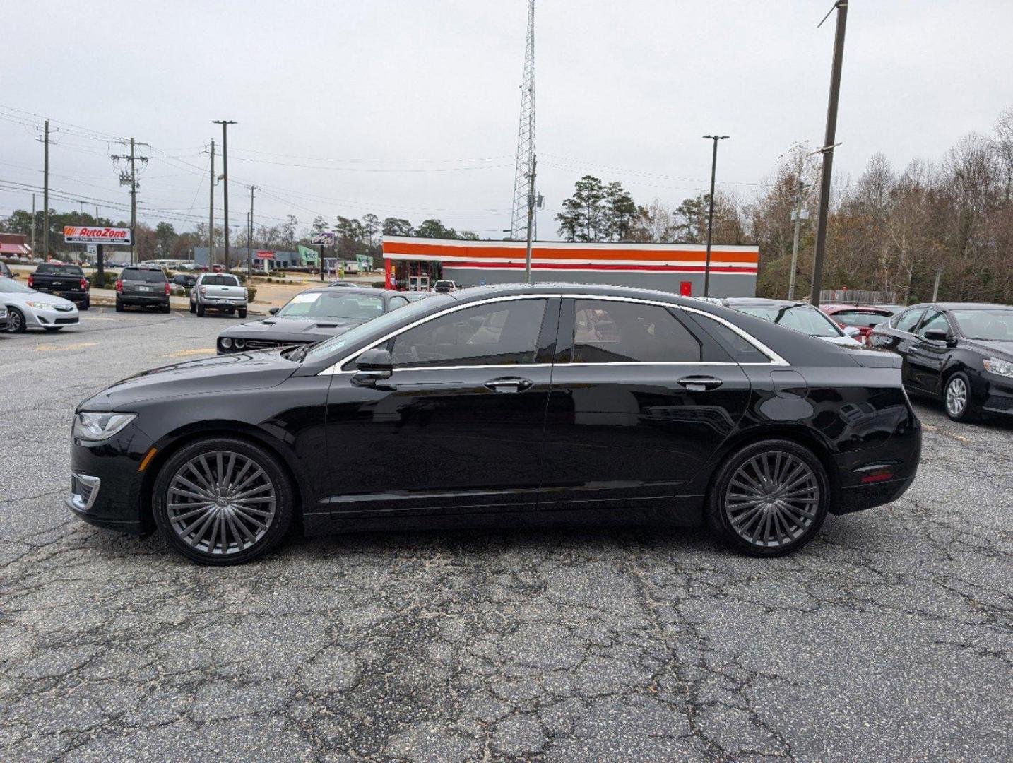 2017 Lincoln MKZ Reserve (3LN6L5F90HR) with an Intercooled Turbo Premium Unleaded I-4 2.0 L/122 engine, 6-Speed Automatic w/OD transmission, located at 3959 U.S. 80 W, Phenix City, AL, 36870, (334) 297-4885, 32.469296, -85.135185 - 2017 Lincoln MKZ Reserve - Photo#7