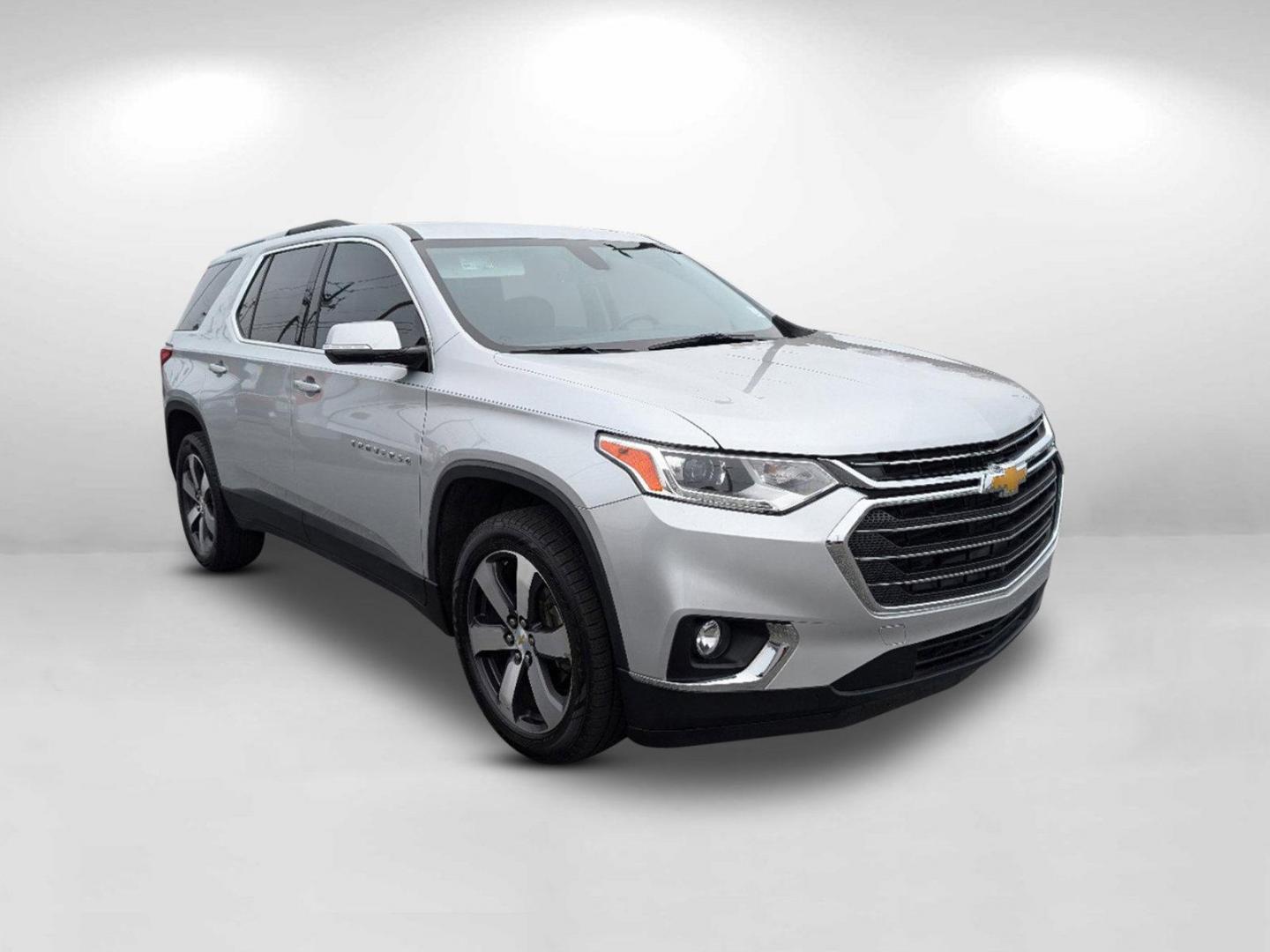 2018 /Jet Black Chevrolet Traverse LT Leather (1GNERHKW8JJ) with an Gas V6 3.6L/ engine, 9-Speed Automatic transmission, located at 3959 U.S. 80 W, Phenix City, AL, 36870, (334) 297-4885, 32.469296, -85.135185 - 2018 Chevrolet Traverse LT Leather - Photo#2