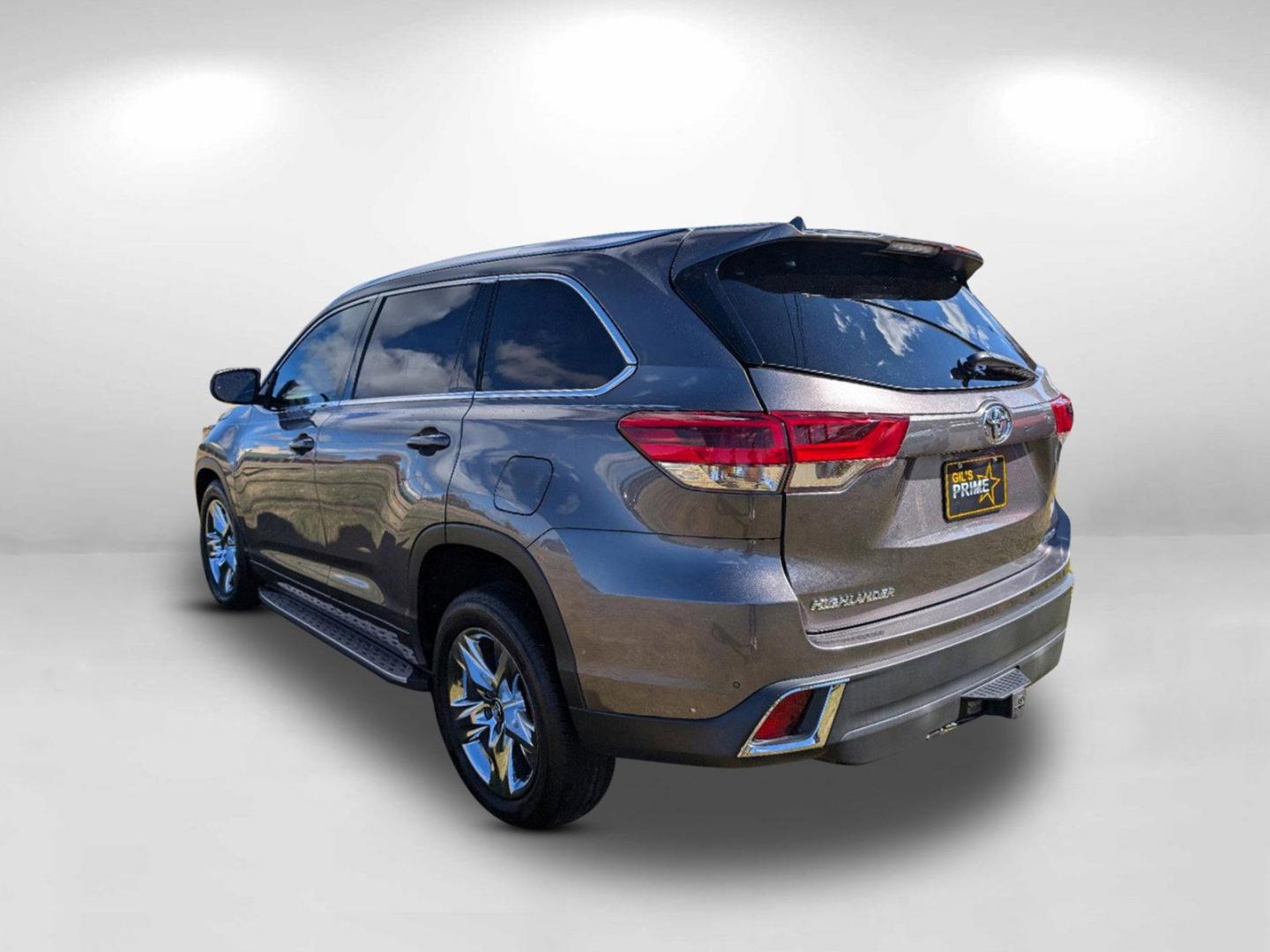 2018 Toyota Highlander Limited (5TDYZRFH4JS) with an Regular Unleaded V-6 3.5 L/211 engine, 8-Speed Automatic w/OD transmission, located at 3959 U.S. 80 W, Phenix City, AL, 36870, (334) 297-4885, 32.469296, -85.135185 - 2018 Toyota Highlander Limited - Photo#6