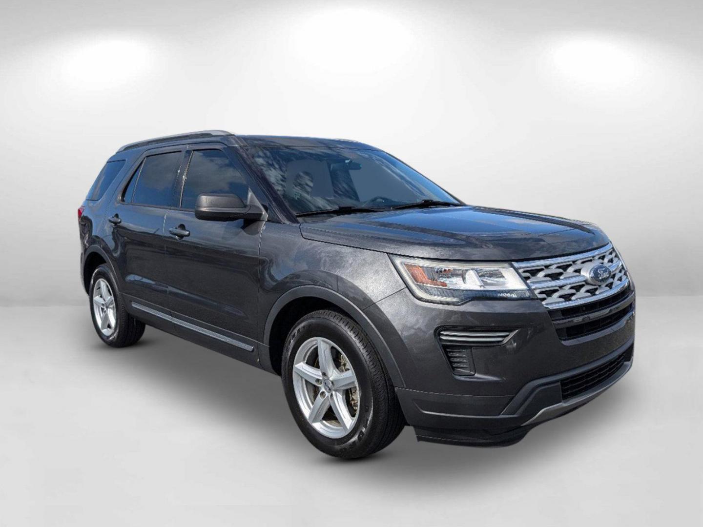 2019 Gray Ford Explorer XLT (1FM5K7D88KG) with an Regular Unleaded V-6 3.5 L/213 engine, 6-Speed Automatic w/OD transmission, located at 1430 Gateway Drive, Opelika, AL, 36801, (334) 239-0944, 32.637871, -85.409790 - 2019 Ford Explorer XLT - Photo#2