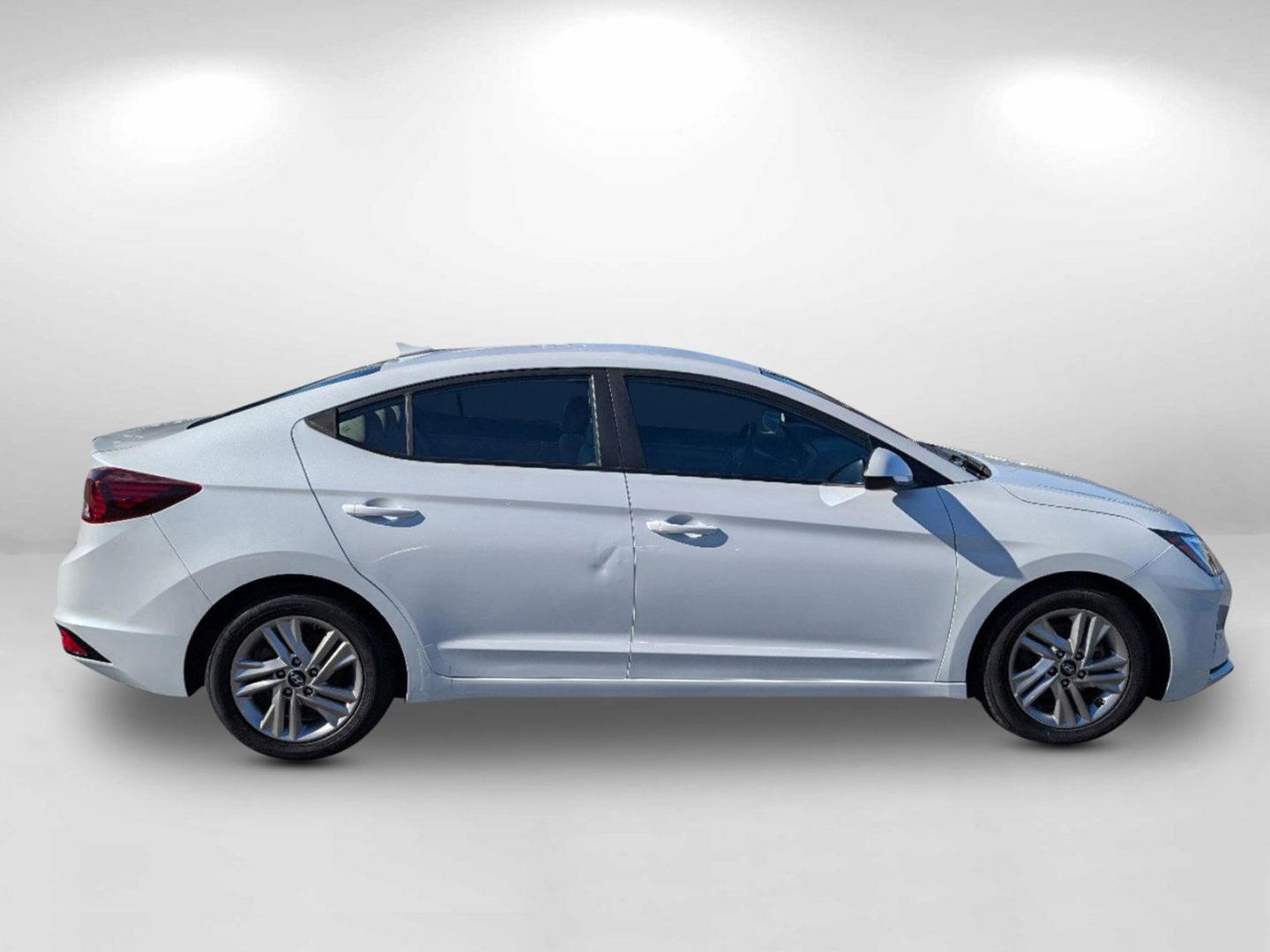 2019 /Beige Hyundai Elantra SEL (5NPD84LF0KH) with an Regular Unleaded I-4 2.0 L/122 engine, 6-Speed Automatic w/OD transmission, located at 521 Old Farm Lane Rd, Prattville, AL, 36066, (334) 325-1505, 32.482460, -86.416367 - 2019 Hyundai Elantra SEL - Photo#3