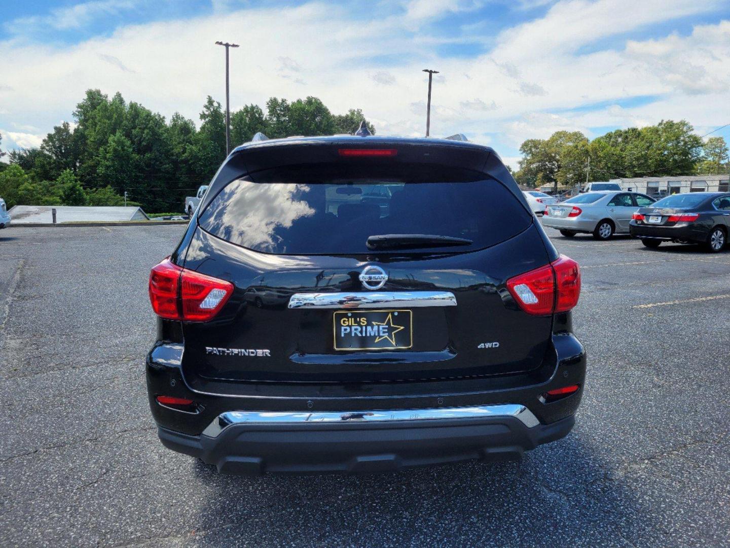 2019 Magnetic Black Pearl /Charcoal Nissan Pathfinder S (5N1DR2MM4KC) with an Regular Unleaded V-6 3.5 L/213 engine, 1-Speed CVT w/OD transmission, located at 1430 Gateway Drive, Opelika, AL, 36801, (334) 239-0944, 32.637871, -85.409790 - 2019 Nissan Pathfinder S - Photo#6