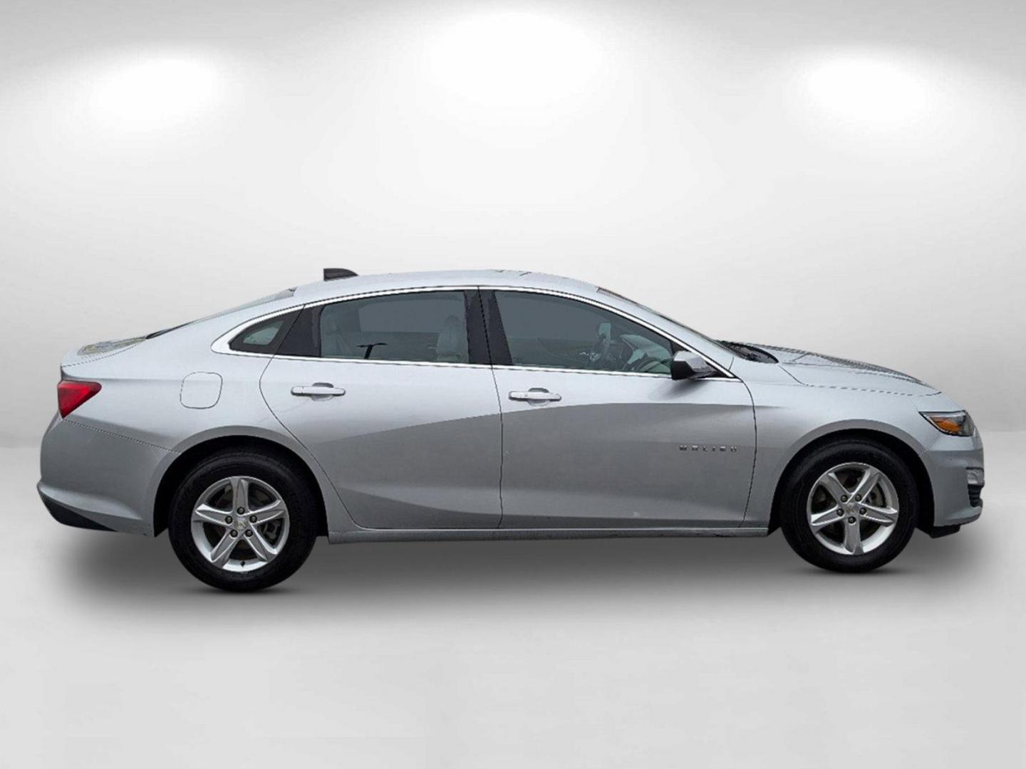 2020 /Dark Atmosphere/ Medium Ash Gray Chevrolet Malibu LS (1G1ZC5ST0LF) with an Turbocharged Gas I4 1.5L/91 engine, 1-Speed Automatic transmission, located at 3959 U.S. 80 W, Phenix City, AL, 36870, (334) 297-4885, 32.469296, -85.135185 - 2020 Chevrolet Malibu LS - Photo#3