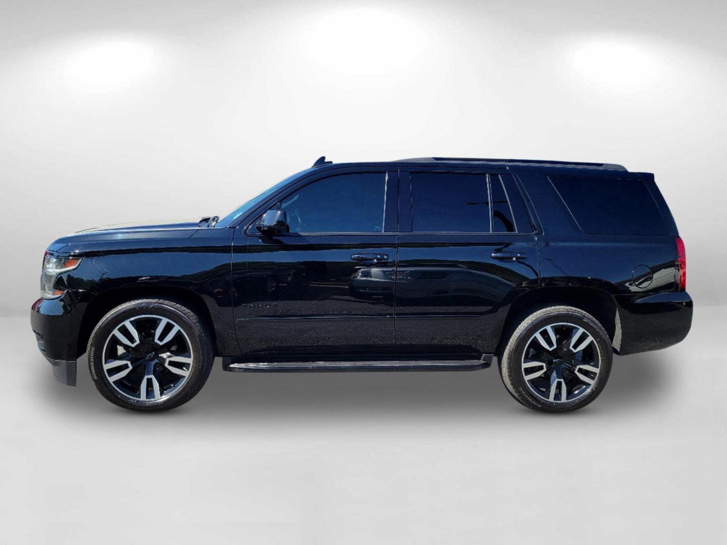 2020 Black /Jet Black Chevrolet Tahoe Premier (1GNSKCKJ2LR) with an Gas V8 6.2L/ engine, 10-Speed Automatic transmission, located at 1430 Gateway Drive, Opelika, AL, 36801, (334) 239-0944, 32.637871, -85.409790 - 2020 Chevrolet Tahoe Premier - Photo#7