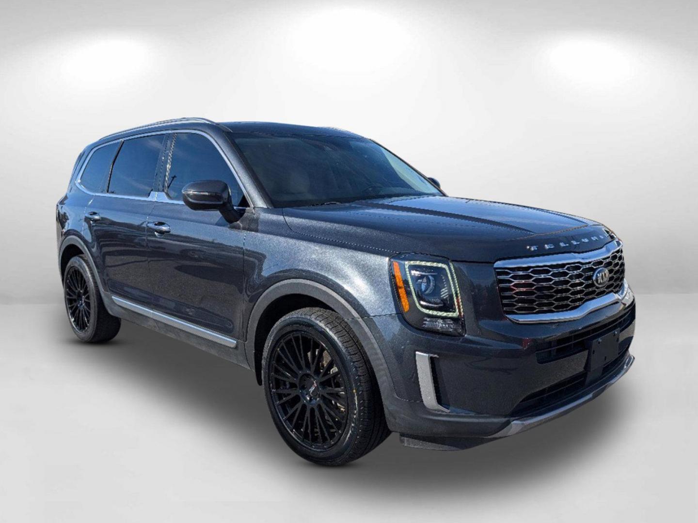 2020 /Gray Kia Telluride S (5XYP6DHC7LG) with an Regular Unleaded V-6 3.8 L/231 engine, 8-Speed Automatic w/OD transmission, located at 5115 14th Ave., Columbus, GA, 31904, (706) 323-0345, 32.511494, -84.971046 - 2020 Kia Telluride S - Photo#2