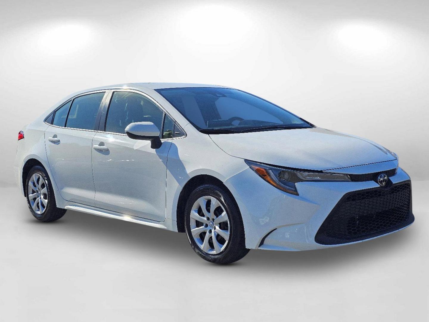 2020 Super White /Black Toyota Corolla LE (JTDEPRAE3LJ) with an Regular Unleaded I-4 1.8 L/110 engine, 1-Speed CVT w/OD transmission, located at 521 Old Farm Lane Rd, Prattville, AL, 36066, (334) 325-1505, 32.482460, -86.416367 - 2020 Toyota Corolla LE - Photo#2