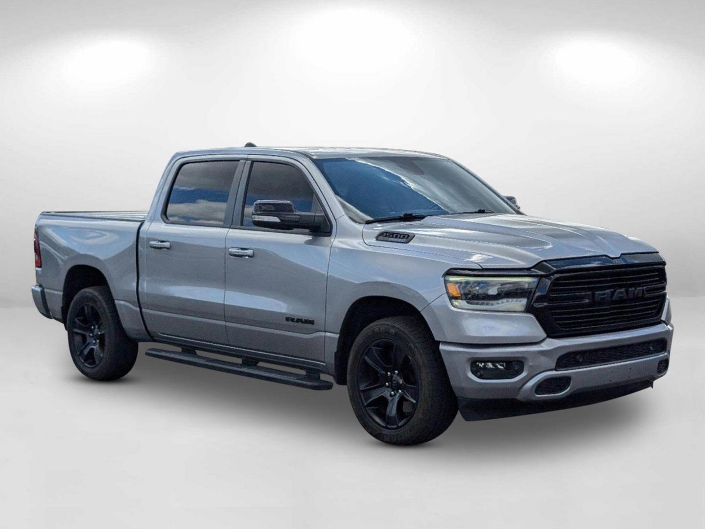 2021 Billet Silver Metallic Clearcoat /Black Ram 1500 Big Horn (1C6SRFFT6MN) with an Regular Unleaded V-8 5.7 L/345 engine, 8-Speed Automatic w/OD transmission, located at 1430 Gateway Drive, Opelika, AL, 36801, (334) 239-0944, 32.637871, -85.409790 - 2021 Ram 1500 Big Horn - Photo#2