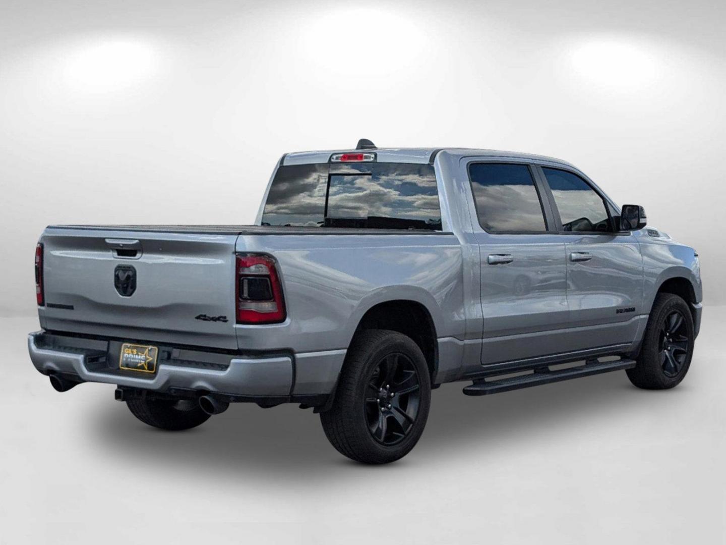 2021 Billet Silver Metallic Clearcoat /Black Ram 1500 Big Horn (1C6SRFFT6MN) with an Regular Unleaded V-8 5.7 L/345 engine, 8-Speed Automatic w/OD transmission, located at 1430 Gateway Drive, Opelika, AL, 36801, (334) 239-0944, 32.637871, -85.409790 - 2021 Ram 1500 Big Horn - Photo#4