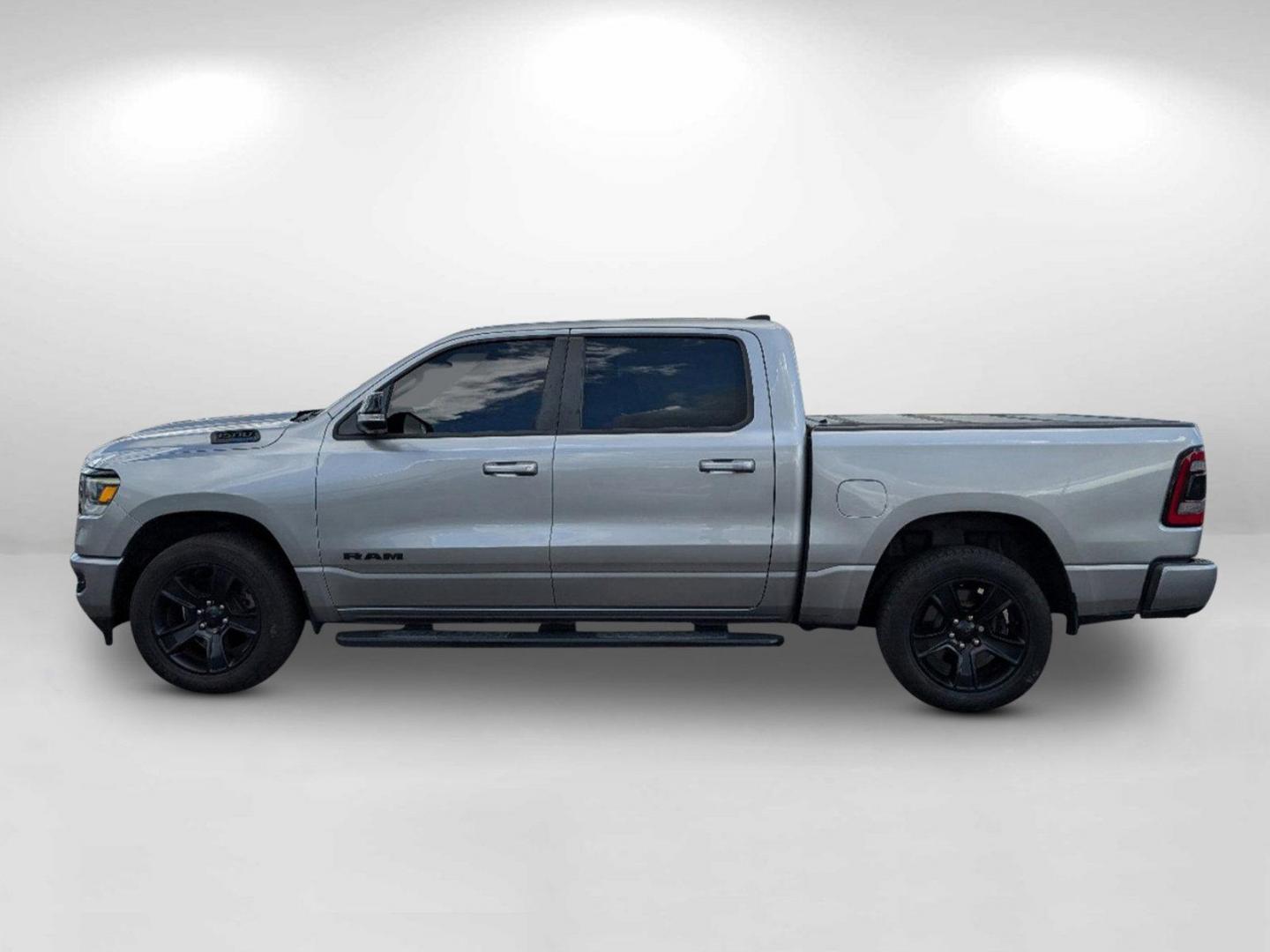 2021 Billet Silver Metallic Clearcoat /Black Ram 1500 Big Horn (1C6SRFFT6MN) with an Regular Unleaded V-8 5.7 L/345 engine, 8-Speed Automatic w/OD transmission, located at 1430 Gateway Drive, Opelika, AL, 36801, (334) 239-0944, 32.637871, -85.409790 - 2021 Ram 1500 Big Horn - Photo#7